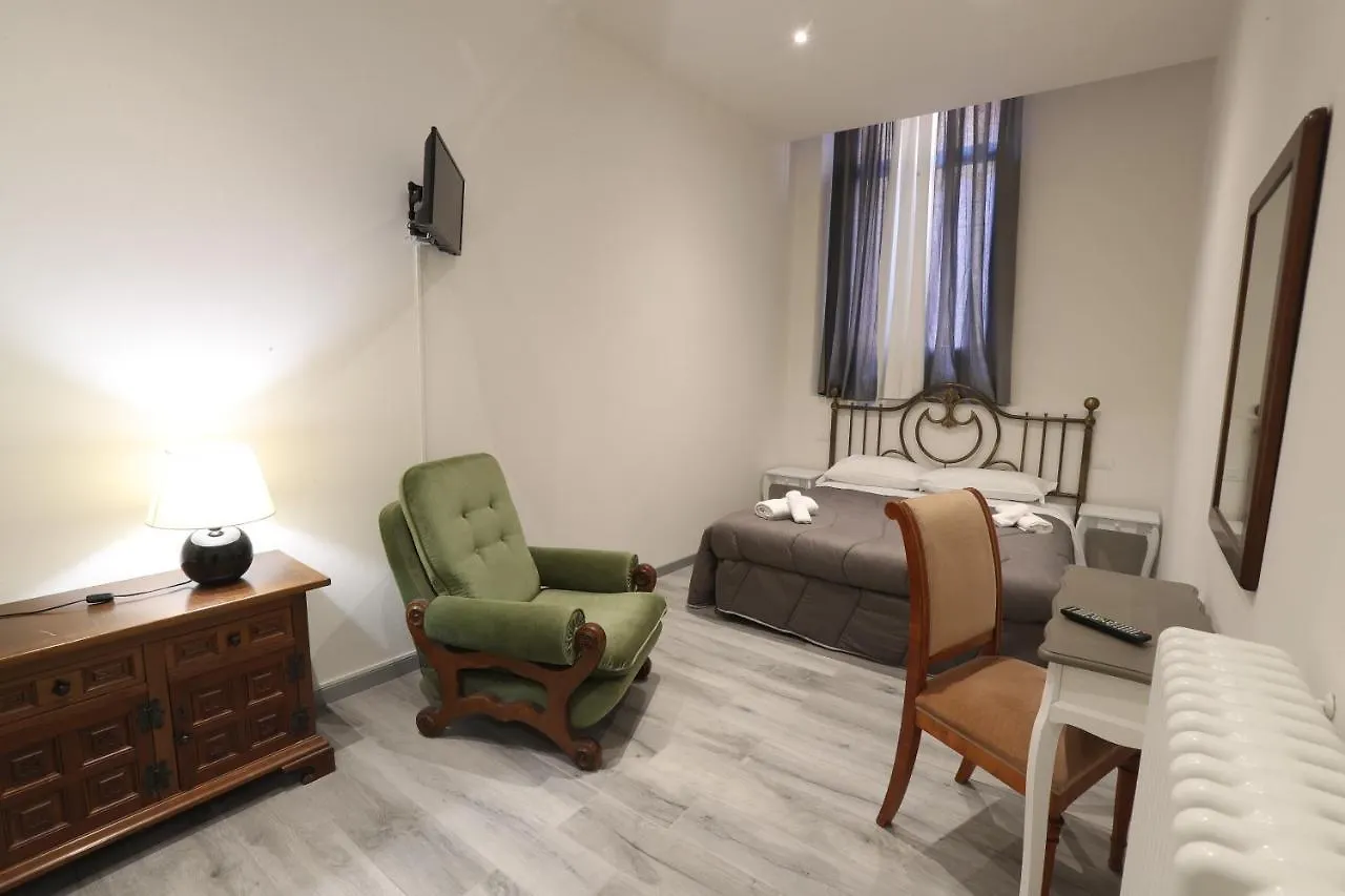 Hotel casadiviaappia Imola